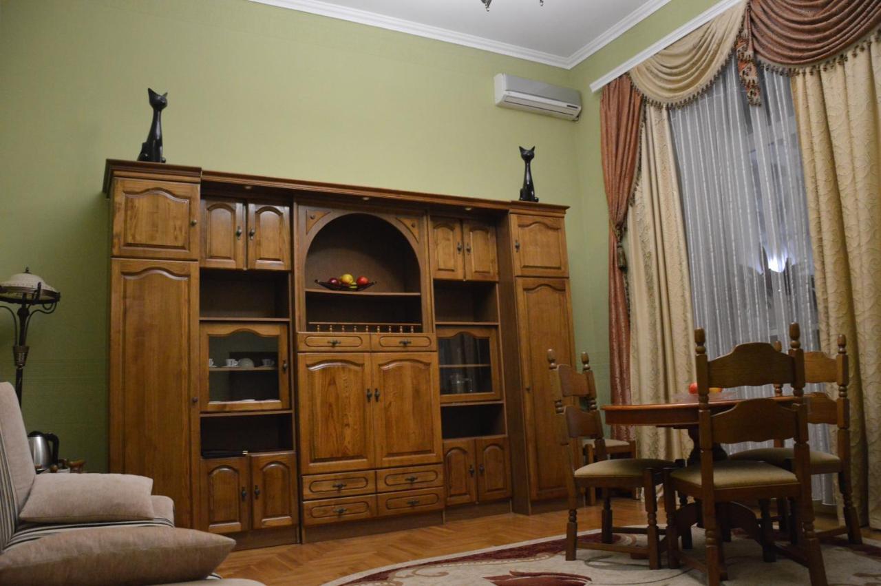 Knaus Apartments Chernivtsi Exterior foto