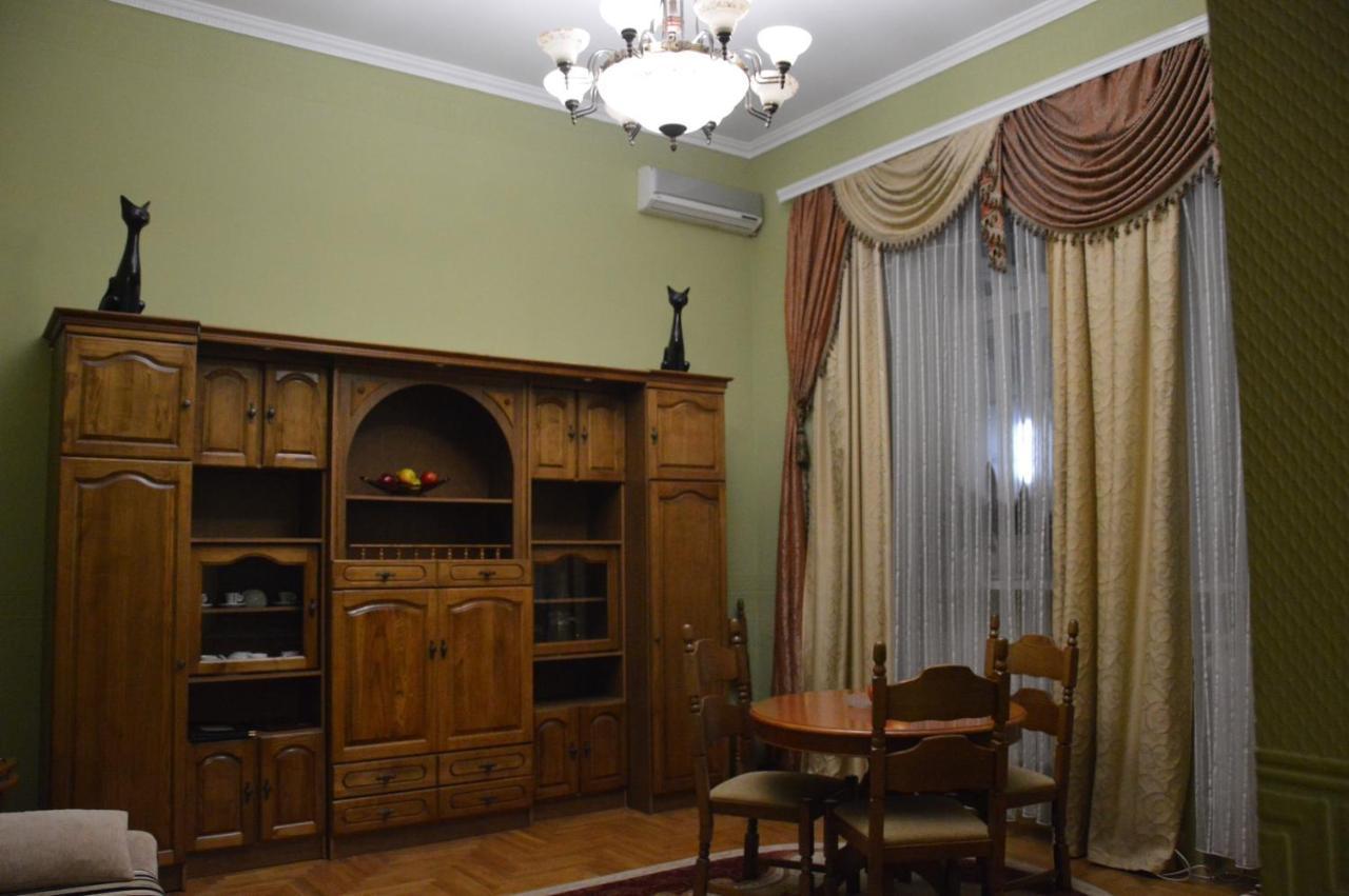 Knaus Apartments Chernivtsi Exterior foto